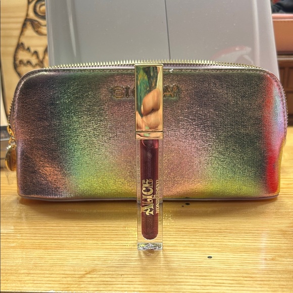 Sigma Lip Gloss in Singing Violets - Picture 1 of 2